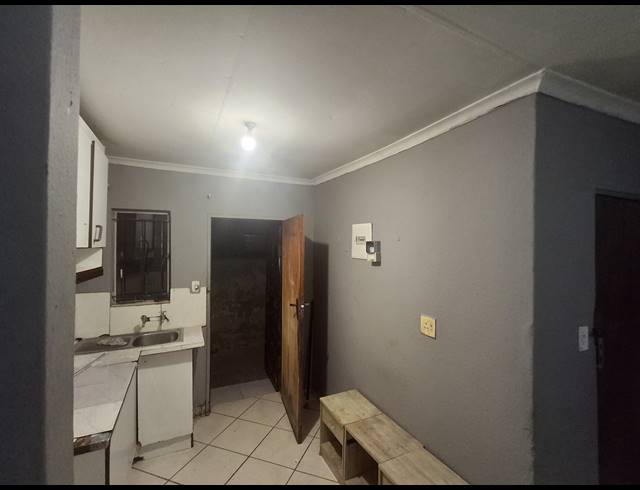 3 BEDROOM FREEHOLD TO LET IN CLAYVILLE